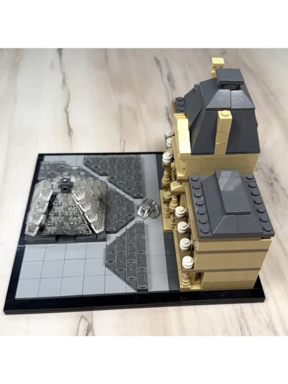 2015 LEGO Architecture Louvre 21024 Building Set INCOMPLETE Missing 28 Pieces